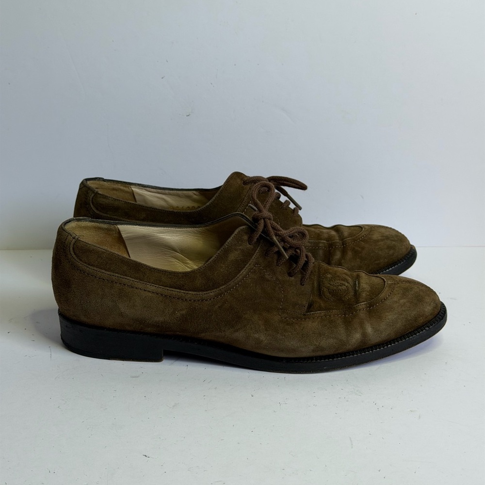 Chanel Brown Suede Lace-up Loafers Featuring a Stitched CC Logo Size 35.5
